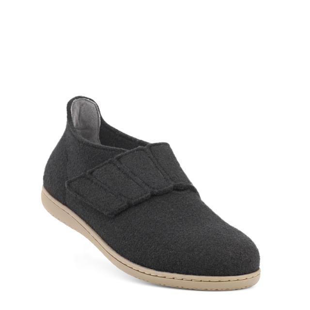 Indoor shoes with heel cap and velcro closure for women