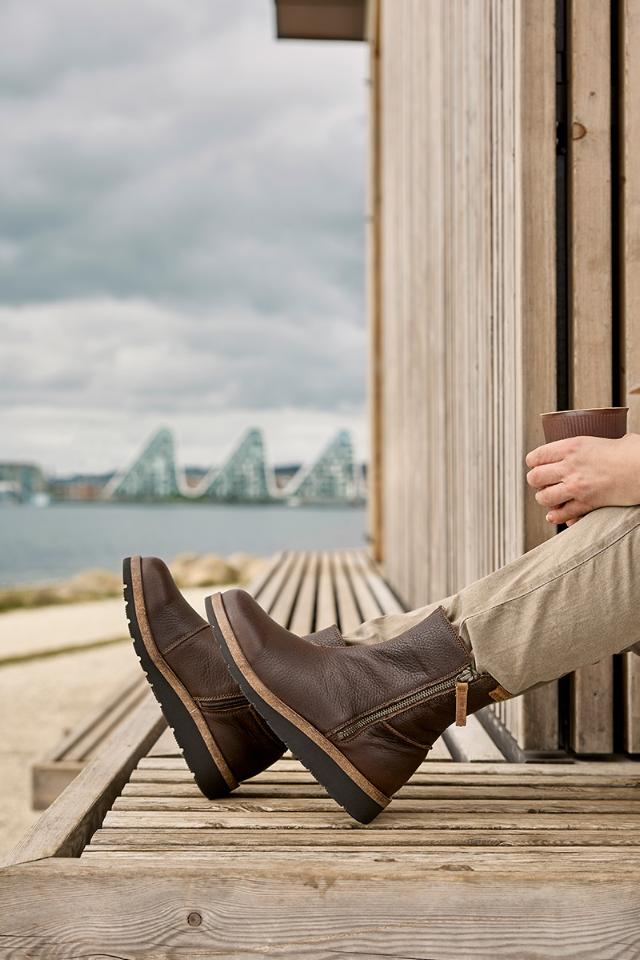 Women´s boot with zipper in both sides