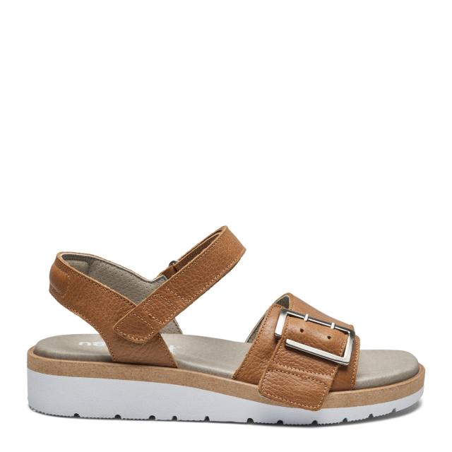 Women's sandal with adjustable velcro strap and buckle