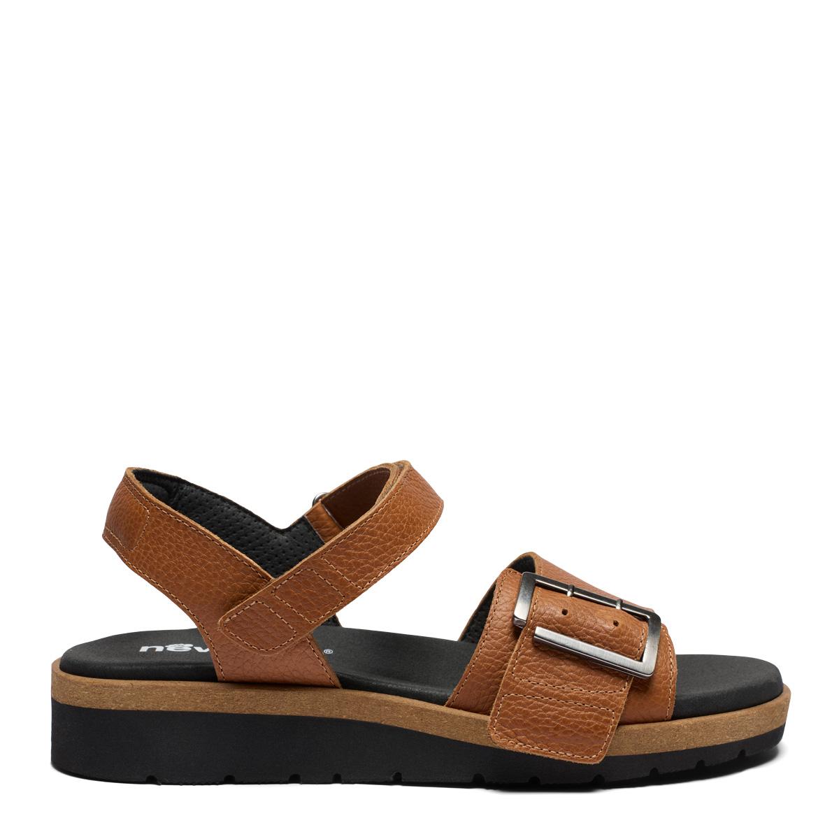 Women's sandal with adjustable velcro strap and buckle