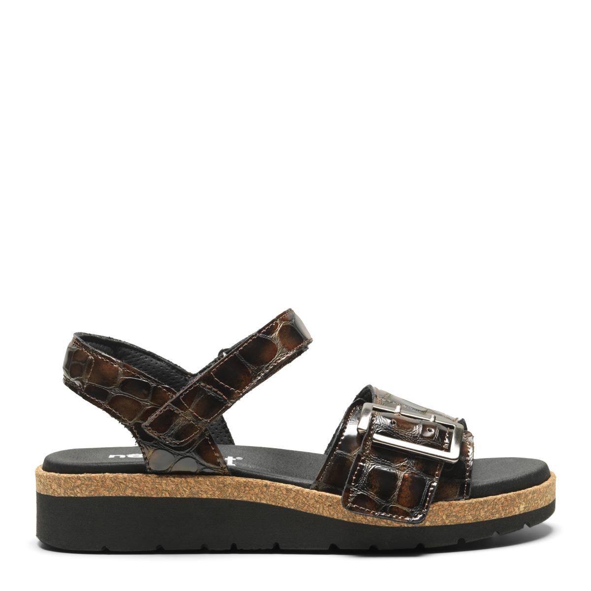 Women's sandal with adjustable velcro strap and buckle