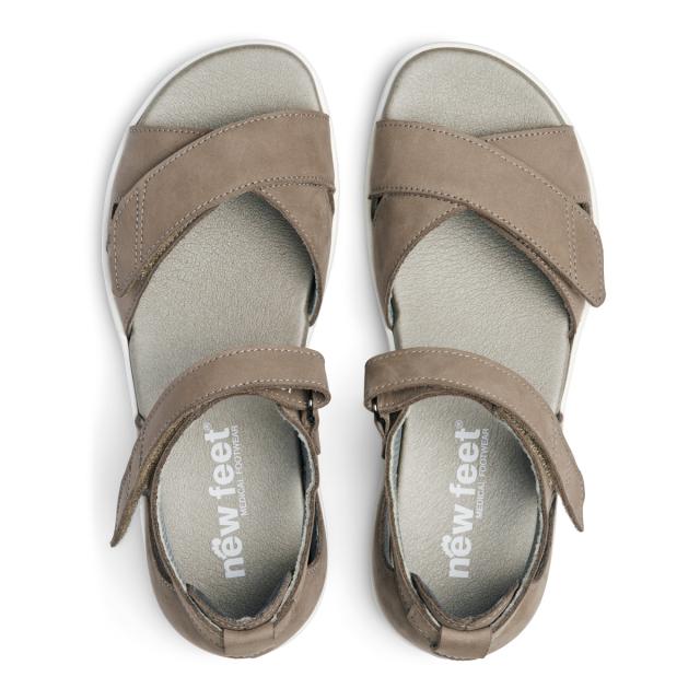 Sandal with adjustable velcro straps and half-open heel cap for women