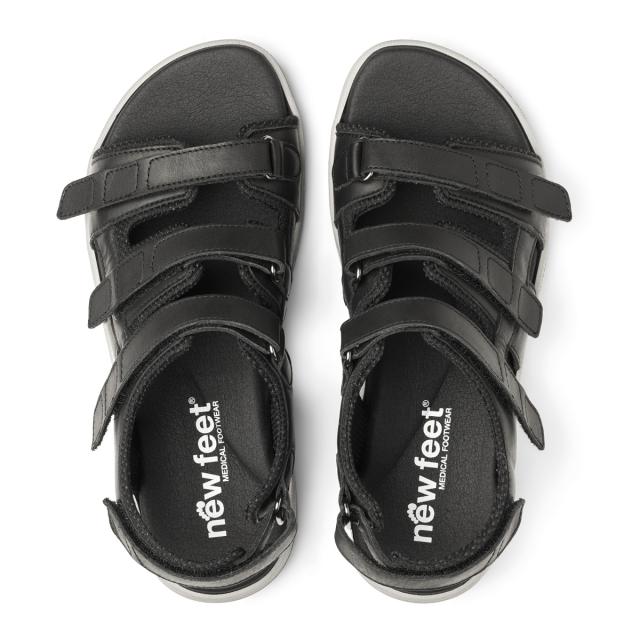 Sporty women´s sandal with adjustable heel strap and velcro straps for regulation