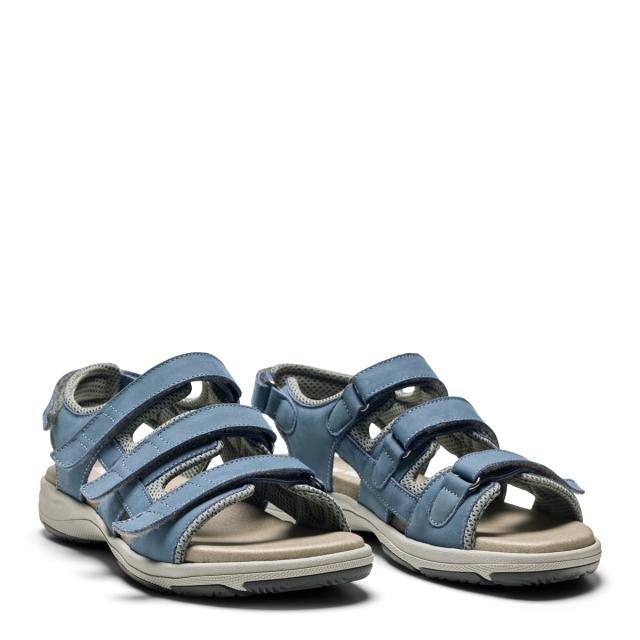 Sporty women´s sandal with adjustable heel strap and velcro straps for regulation