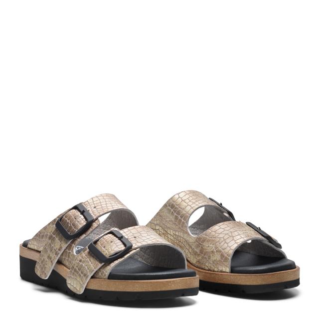 Women's slippers with adjustable straps and buckles