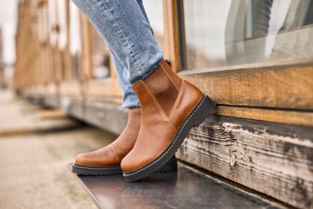 Chelsea boot with elastic and zipper- for Women