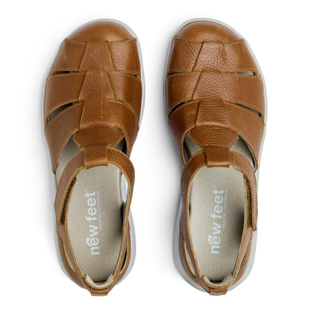 Closed-toe sandal with semi-open healcap