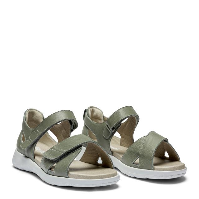 Women´s' sandal with a closed toe and two velcro straps