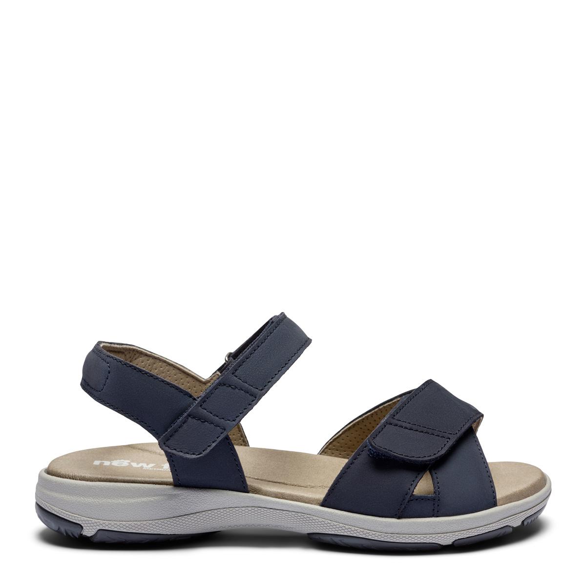 Women´s sandal with heel strap and two velcro straps