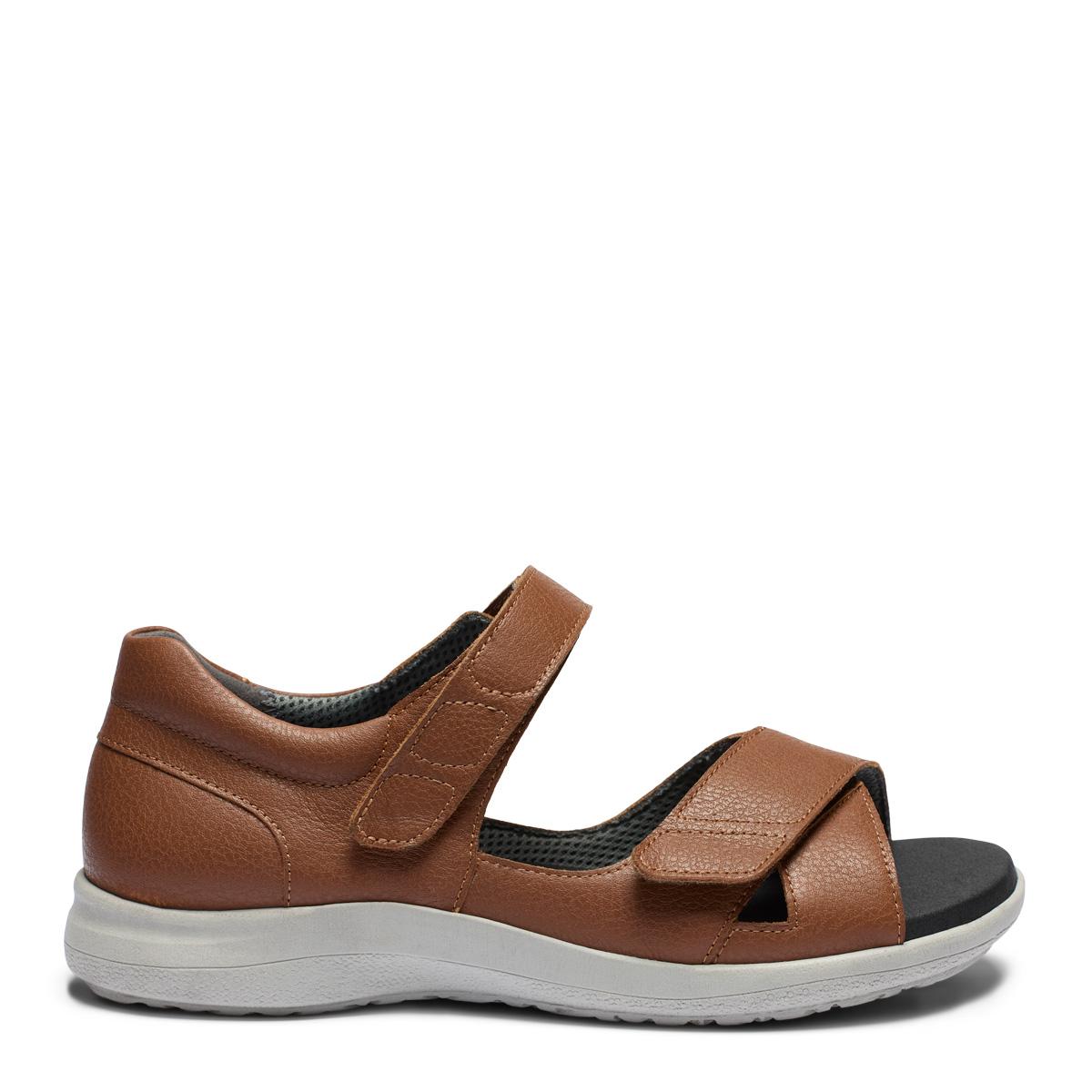 Women´s sandal with closed heel cap and two velcro straps