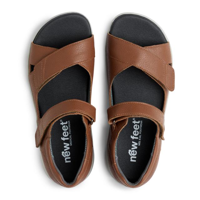 Women´s sandal with closed heel cap and two velcro straps