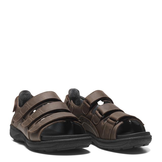 Men's sandal with three adjustable velcro straps and heel counter