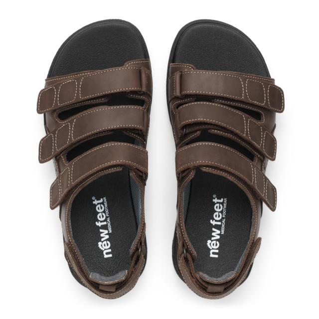 Men's sandal with three adjustable velcro straps and heel counter